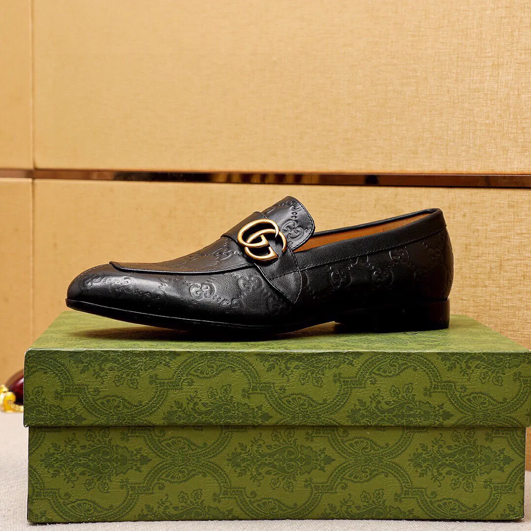 Men's shoes 💰442 💐 Product trademark: GUCCI "Gucci" casual leather shoes Regular size: 38-44 (45.46.47🉑️customized) Product materials: Selected imported first-layer calfskin embossed upper + classic hardware buckle, imported cowhide leather lining. Strong three-dimensional visual effect, original combination outsole Color: 2⃣️colors available